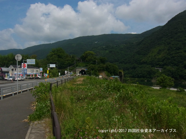 池田堤防（上流方向）（池田町）05.jpg