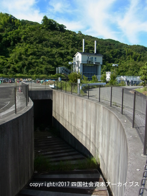 新宇治川放水路呑口.jpg