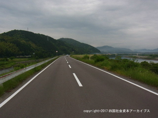 甲ヶ峯掘削工事(渡川水系) 四国社会資本アーカイブス