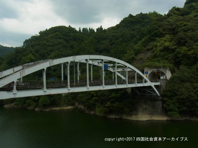 宇和川大橋と坂石トンネル01.jpg