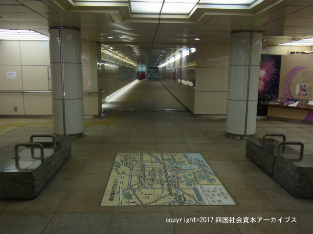 はりやま橋公園地下広場05.jpg