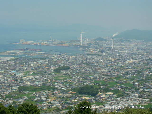 具定展望台より四国中央市の展望04.jpg